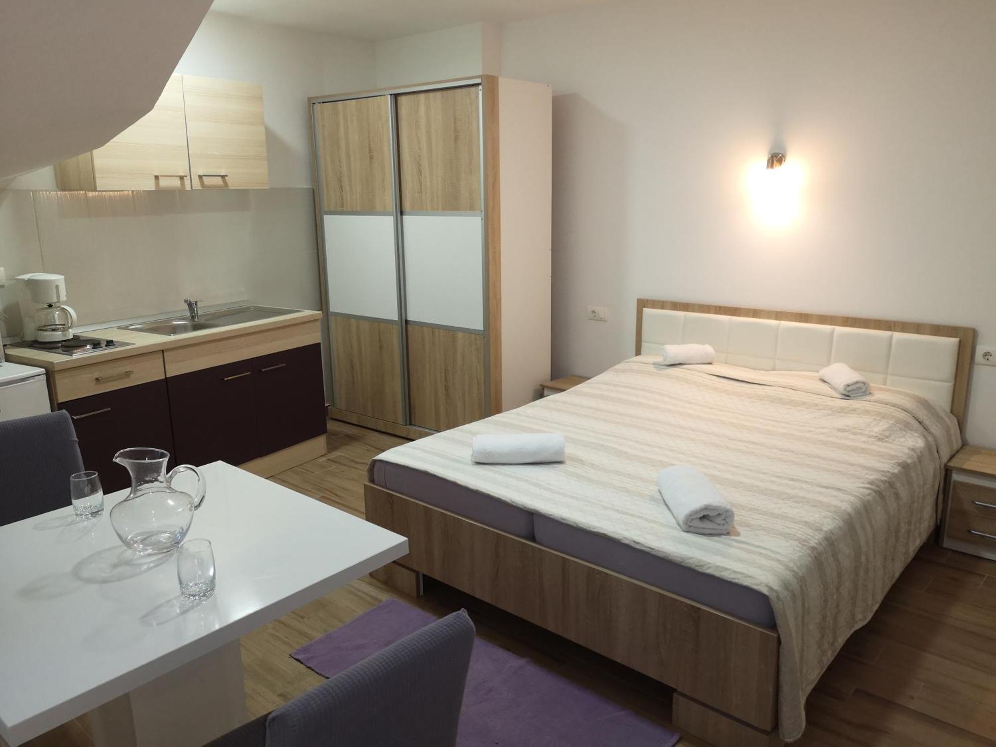 Apartmani Maki Omiš Zewnętrze zdjęcie
