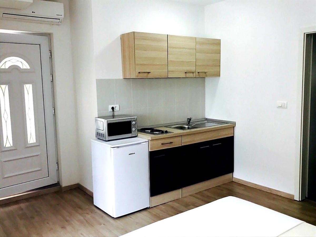 Apartmani Maki Omiš Zewnętrze zdjęcie